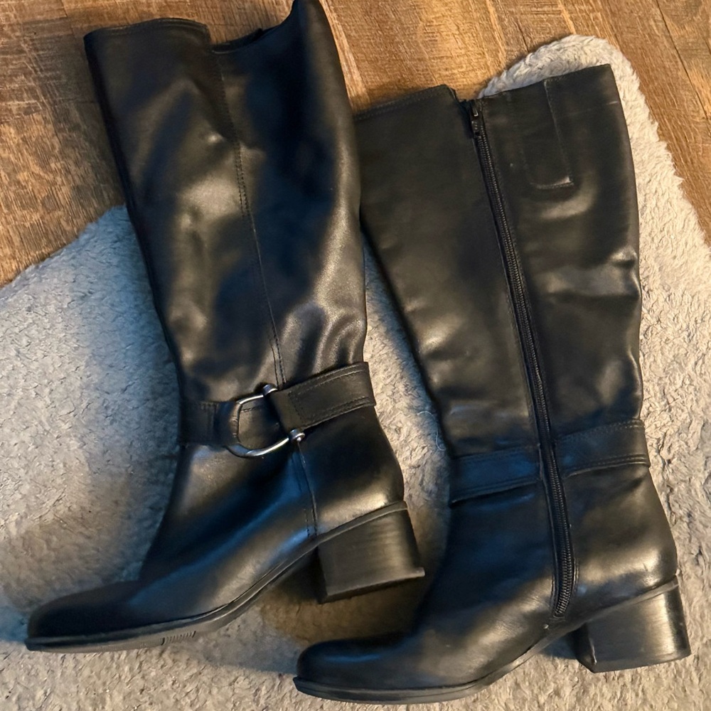 Naturalizer Black Leather Heeled Boots